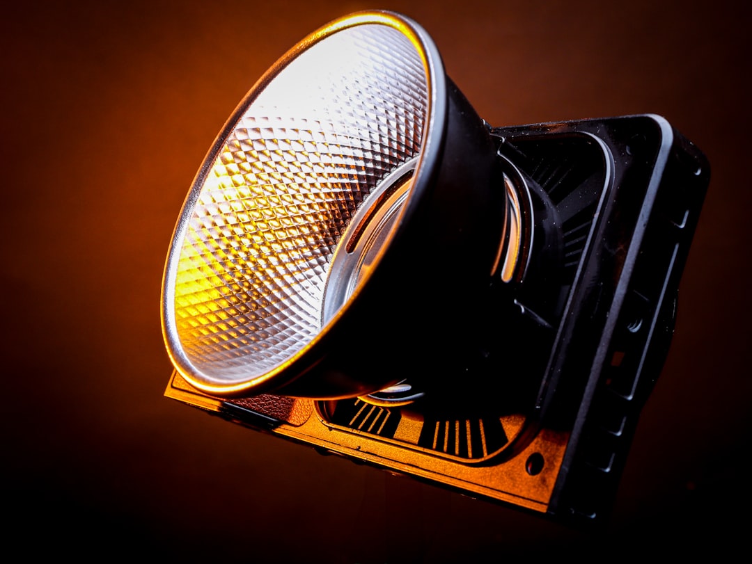 Photo track light